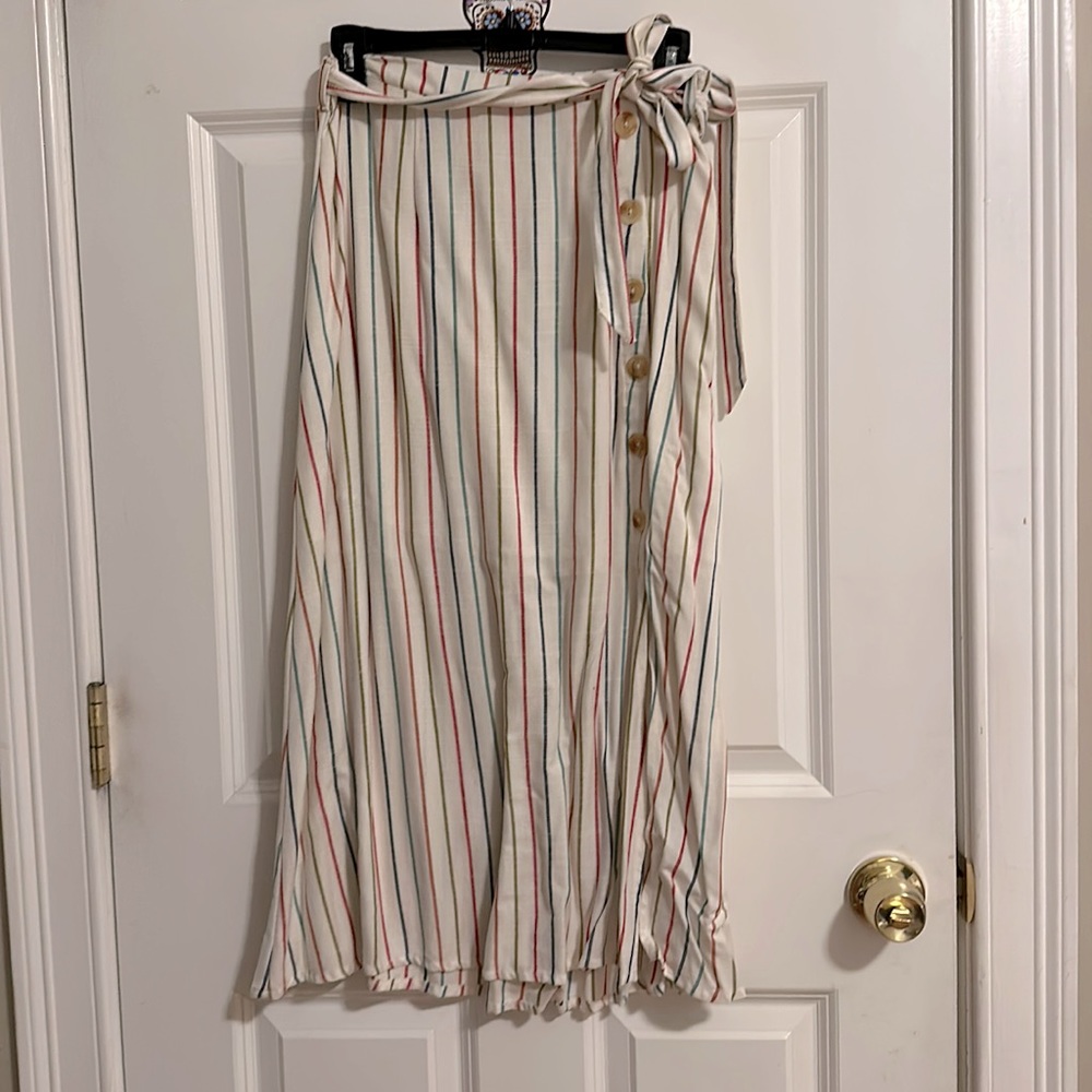 Small Francesca’s Harper Heritage Midi Skirt with Wooden Buttons and Ribbon Belt